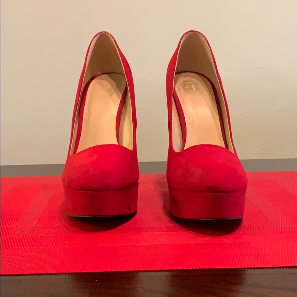 Red Pumps